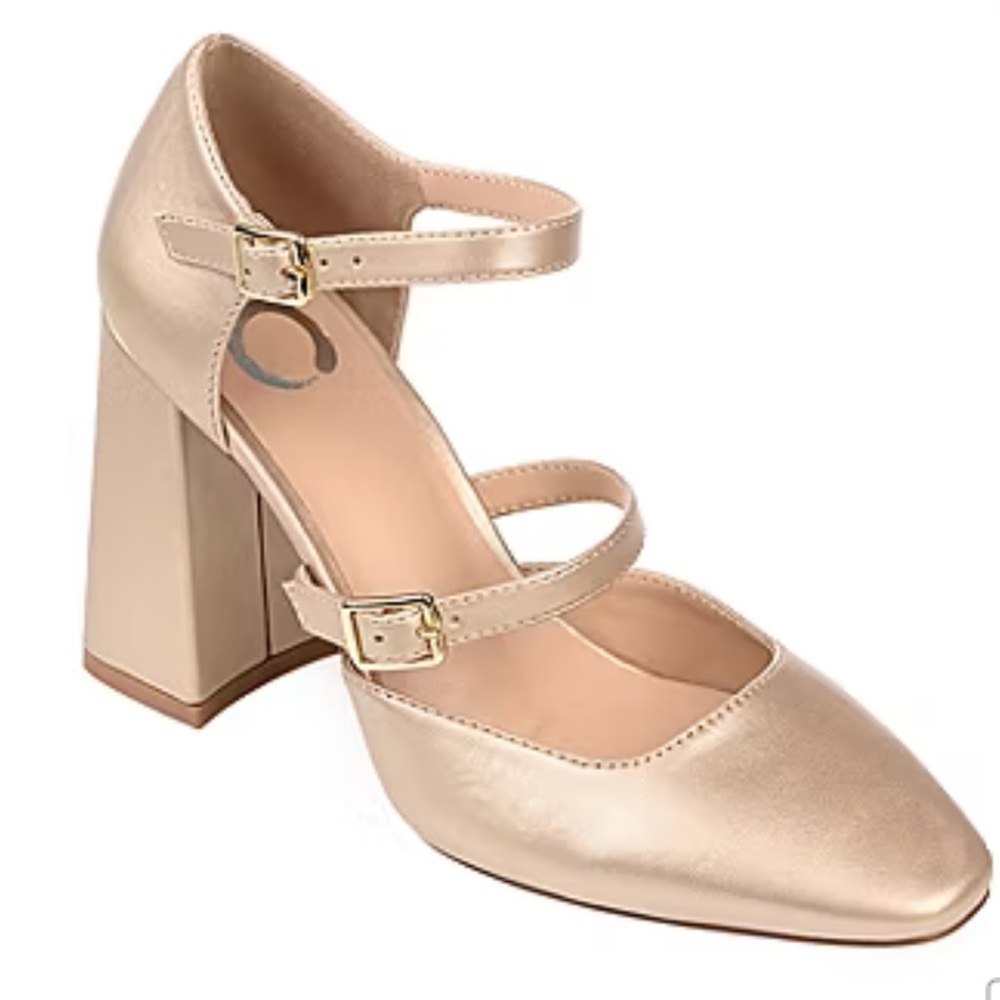 NWOB Journee Collection Isadora Pump - wide width